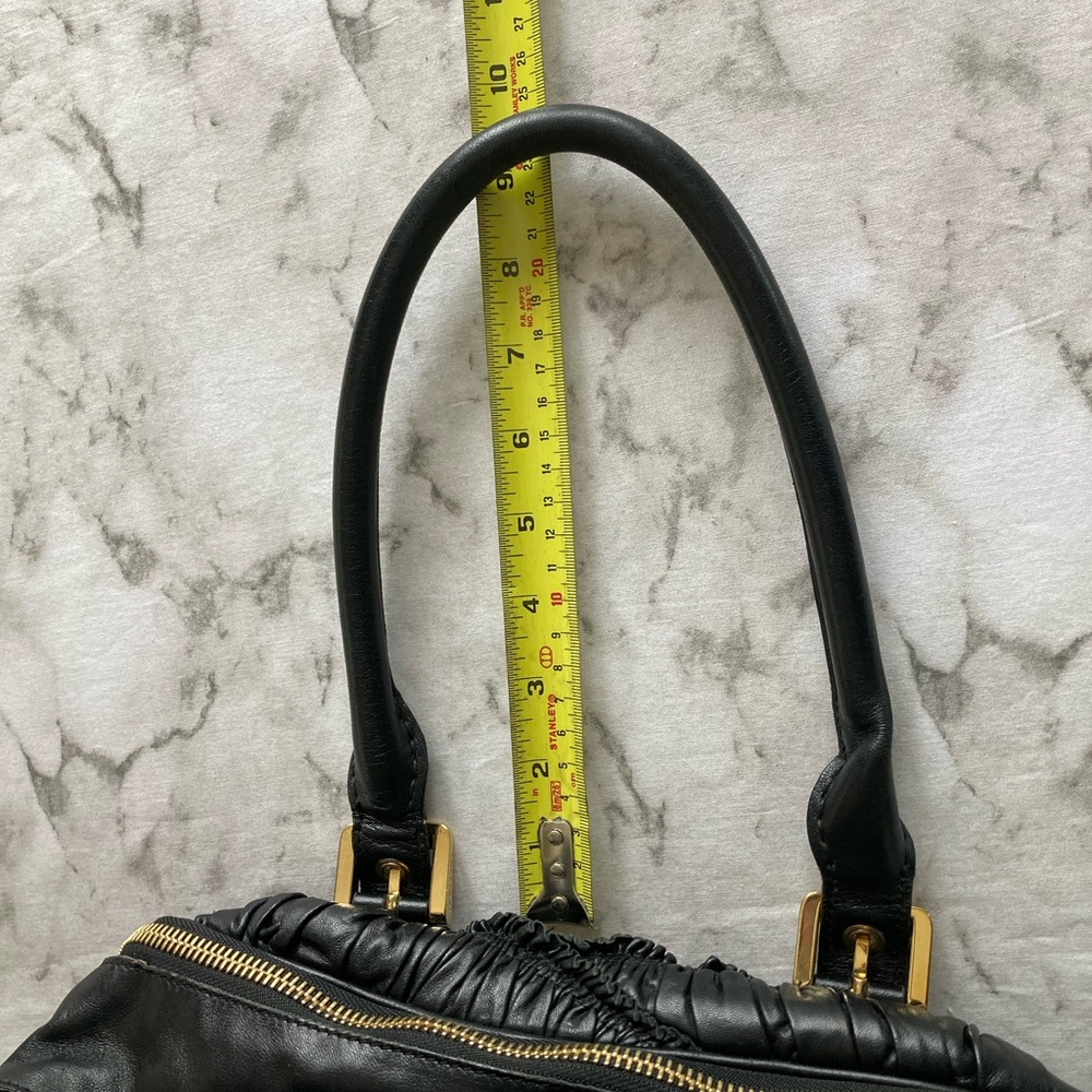 Burberry black gold buckle hardware leather bag - Picture 4 of 16